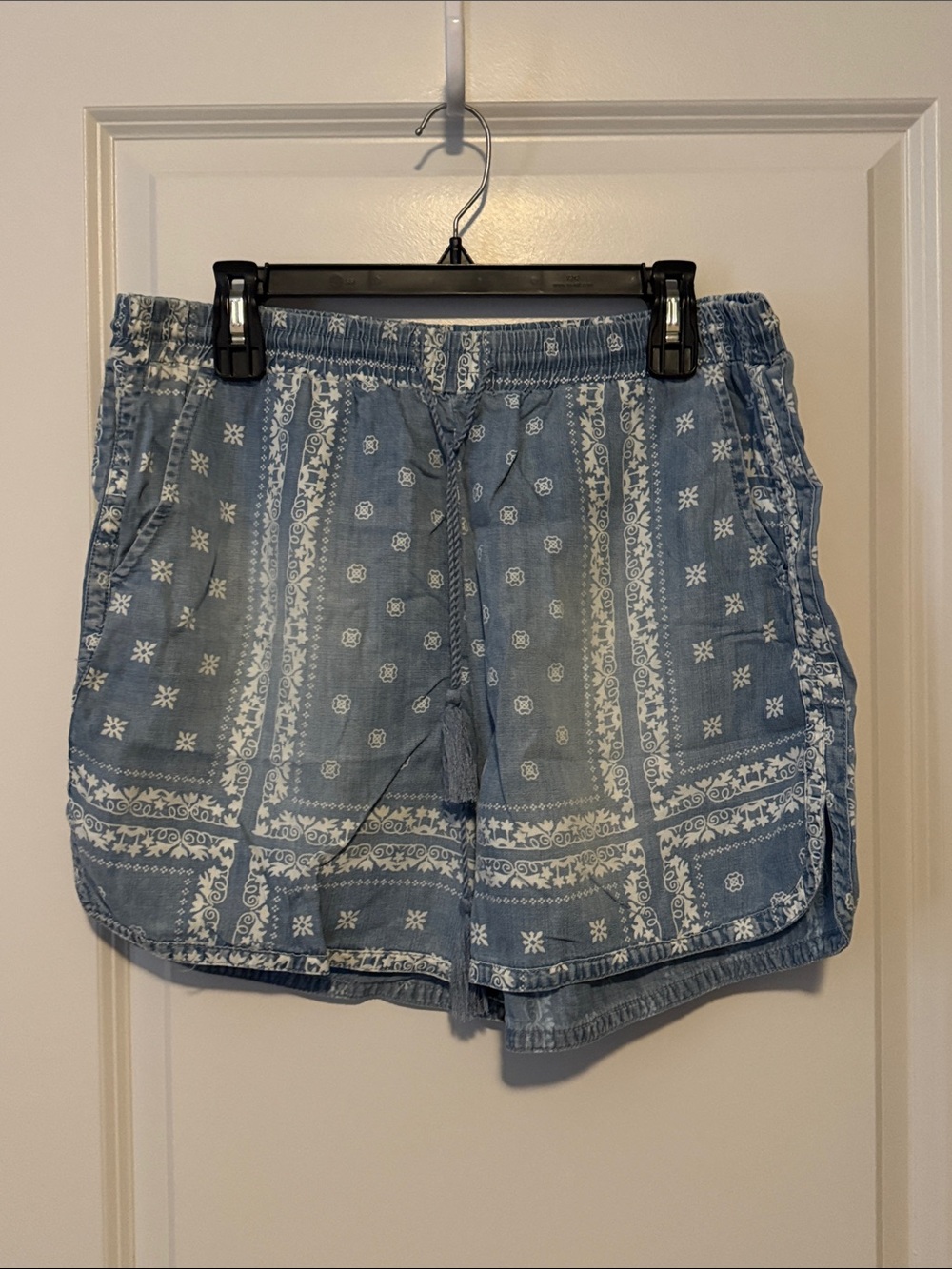Philosophy Light Blue Bandana-Print Drawstring Athletic Shorts